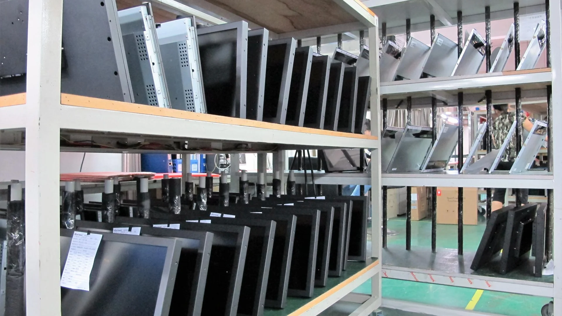 LFTouch factory display aging test racks